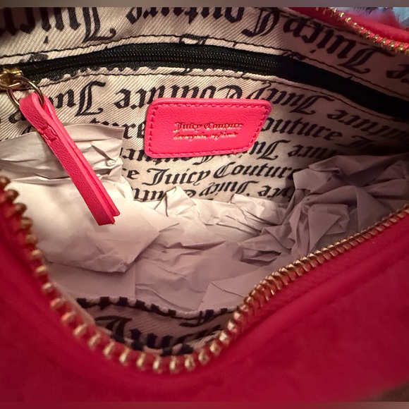 Juicy Couture NWT Faux Fur Pink Flash Crossbody Bag & Heart Earrings (P139) - Picture 7 of 12